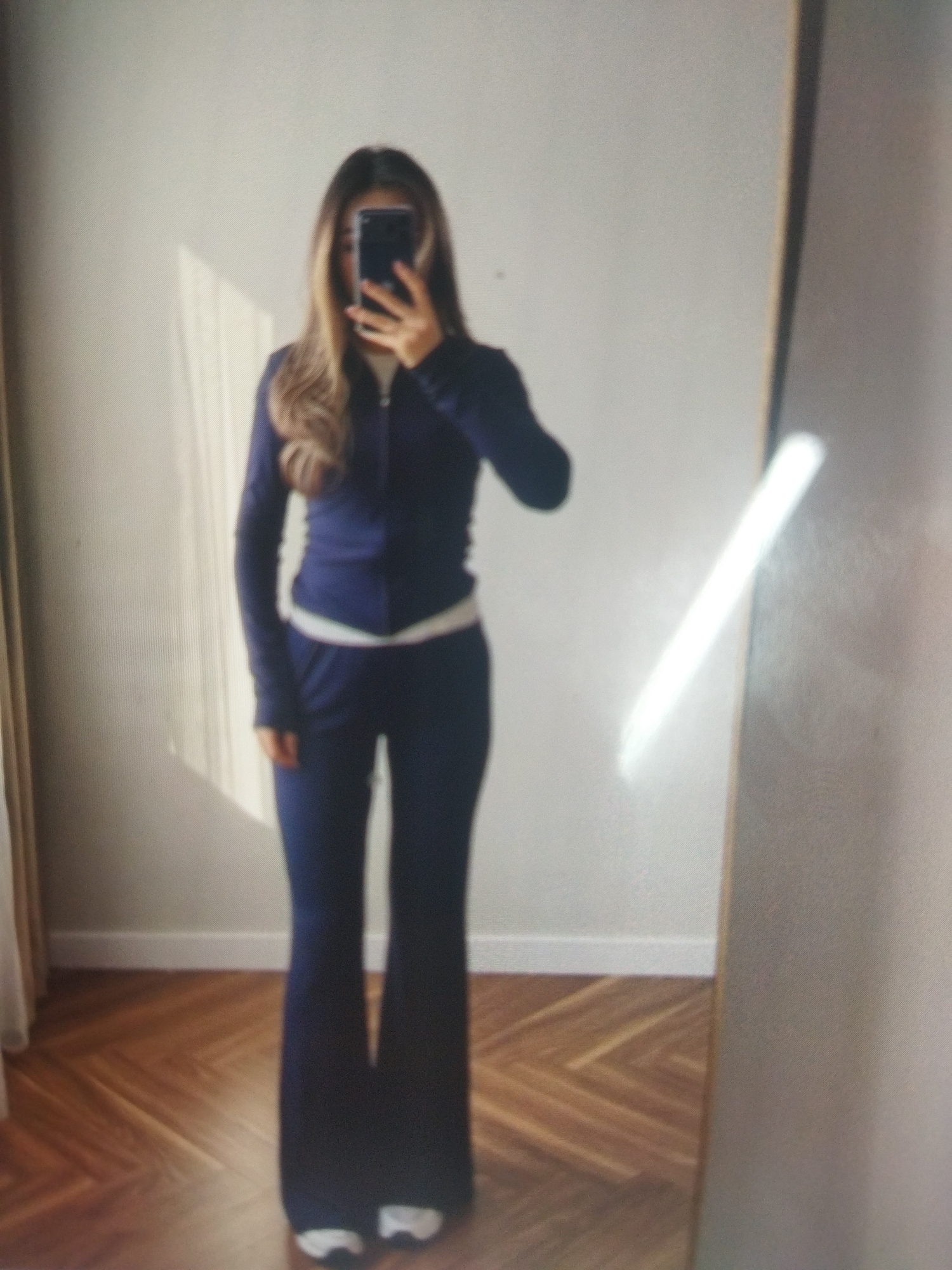 Snapshots from a Tashkent afternoon: fashion, flowers, and events