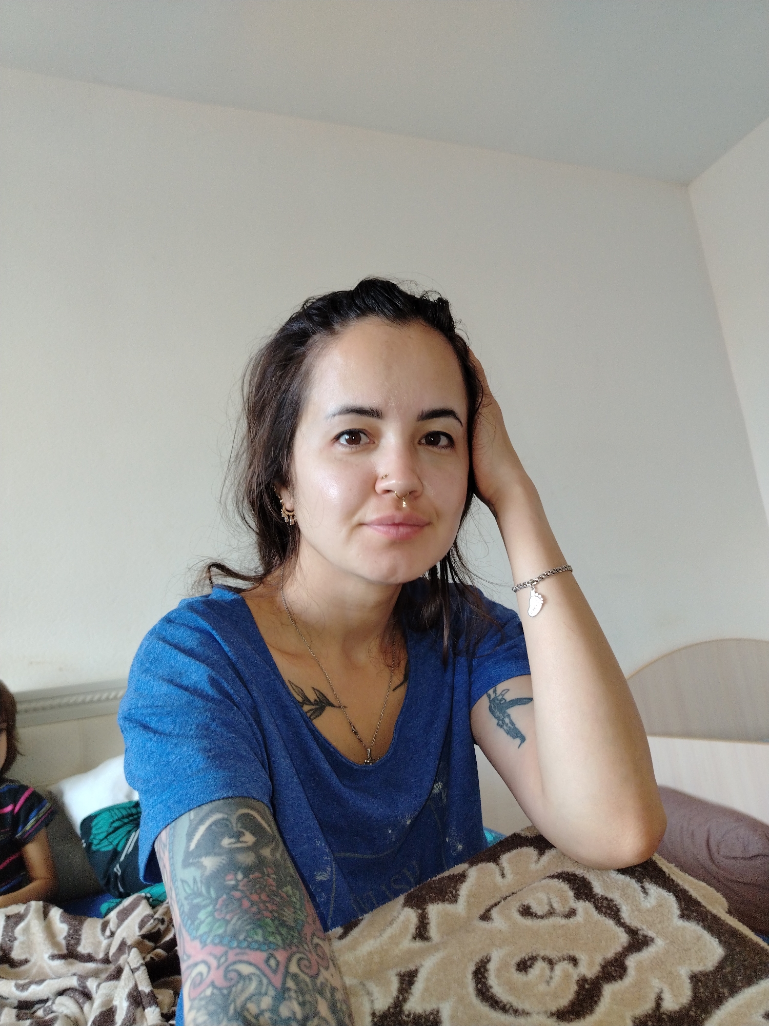 Casual indoor portraits from a room in Noviy, Russia