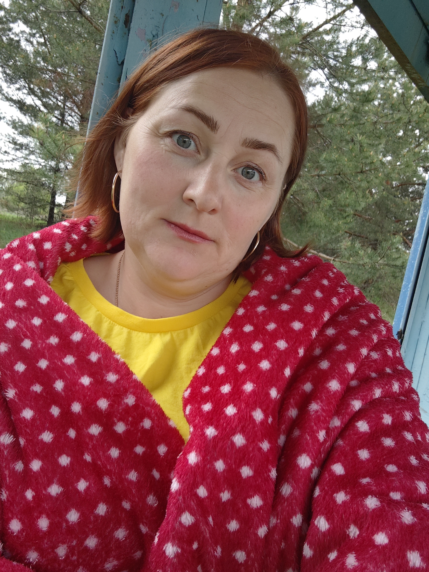 Woman in yellow shirt, polka-dot robe spotted in Dubovaya