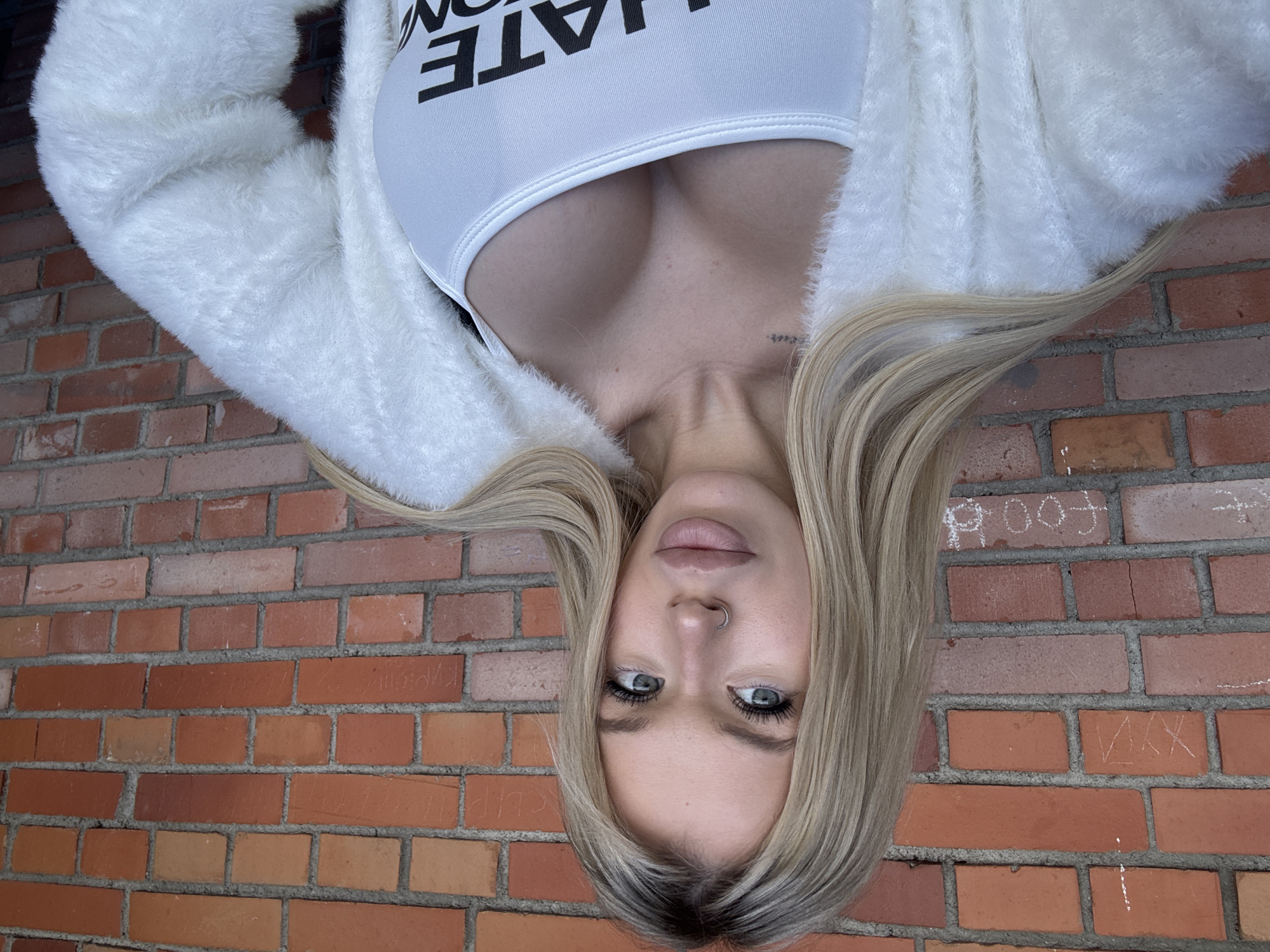 Selfie session in Petro-Slavyanka, swapping between two outfits