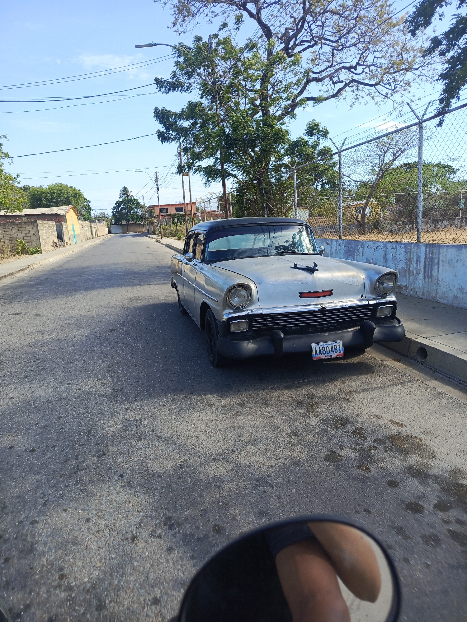 Vintage silver car spotted parked on Juan Griego street