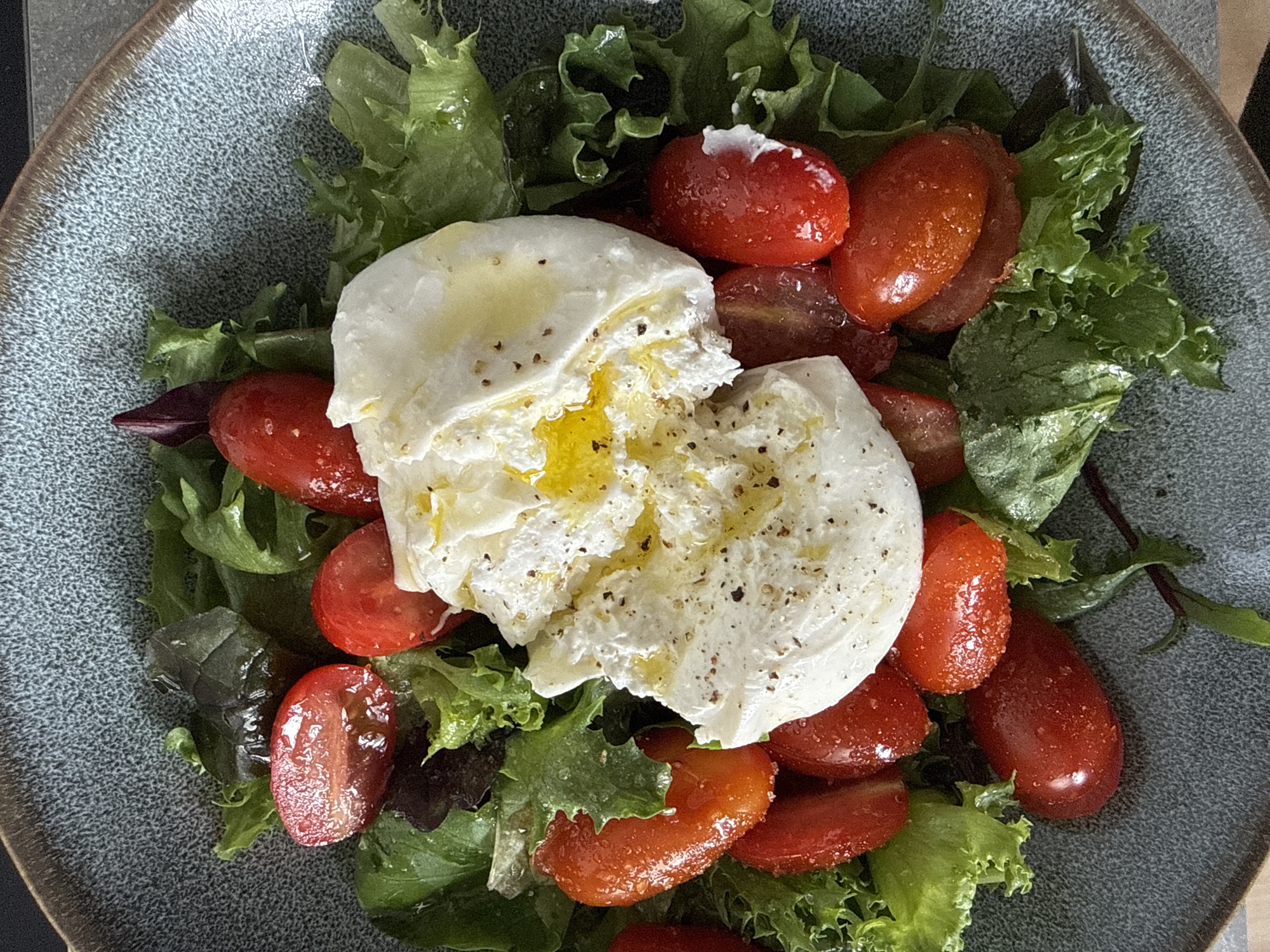 Burrata salad lunch documented in Mannheim