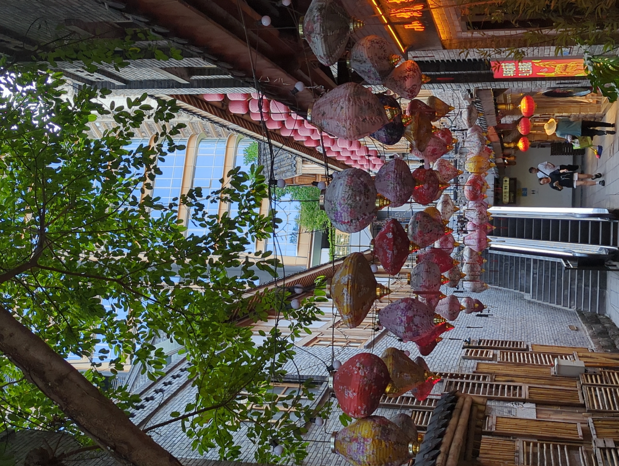 Chongqing's Yuzhong heritage street: lanterns, dragons, and craft shops