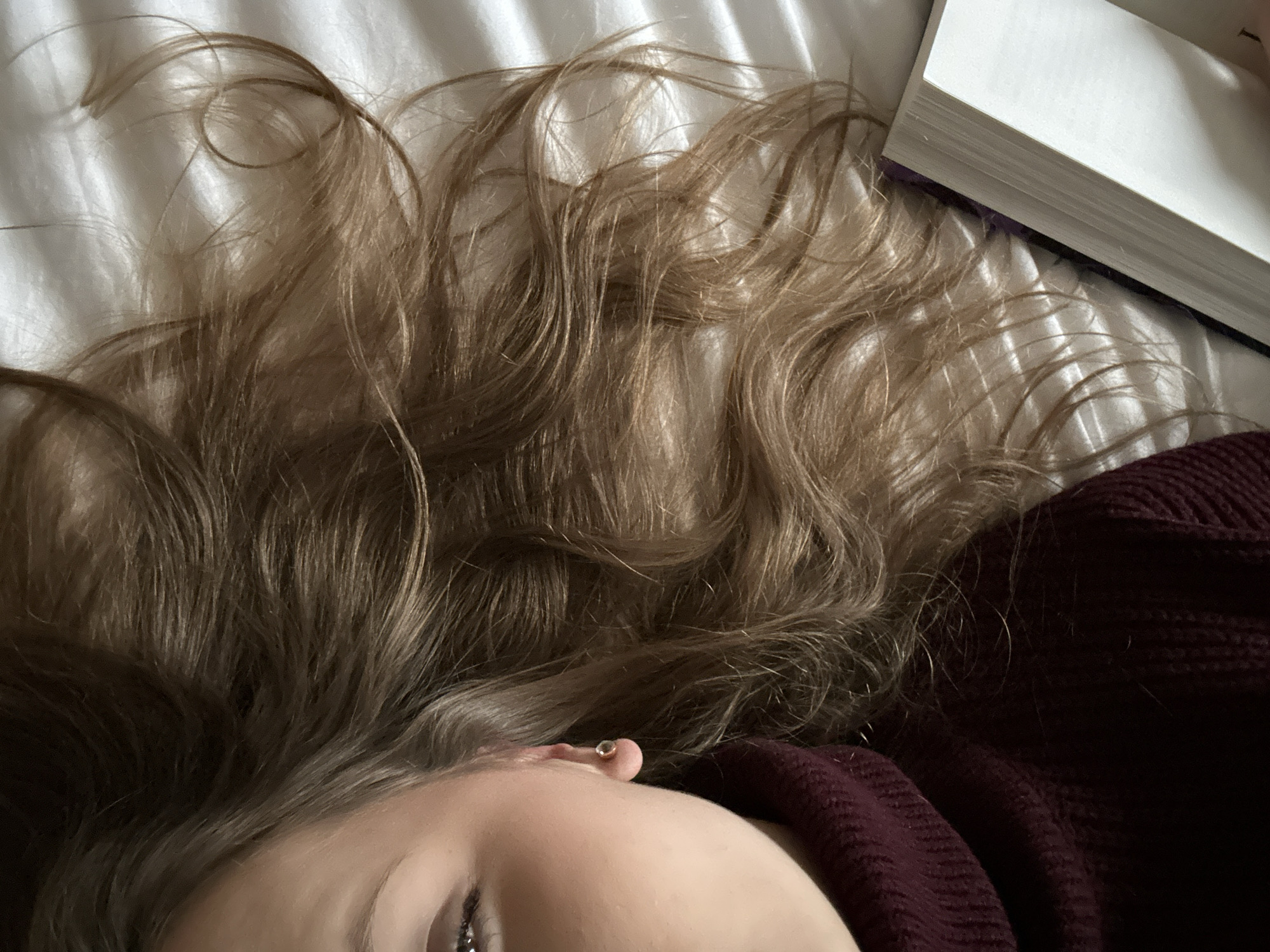 Quiet afternoon moments captured in Truchtersheim home