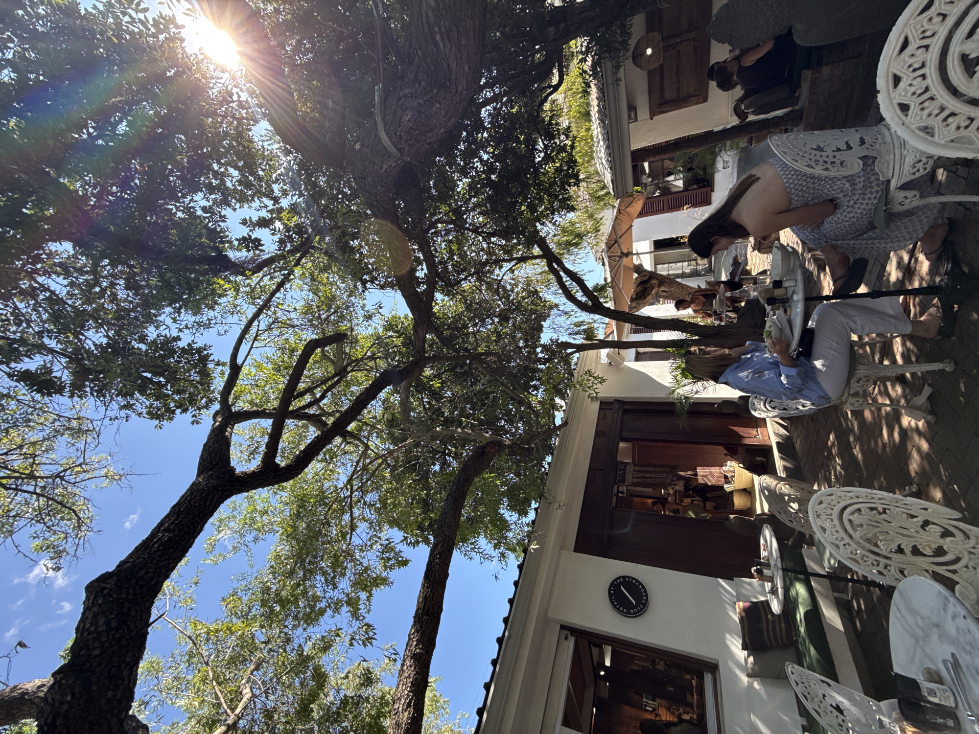 Midday dining scene captured at Cape Town's Strangers Club café