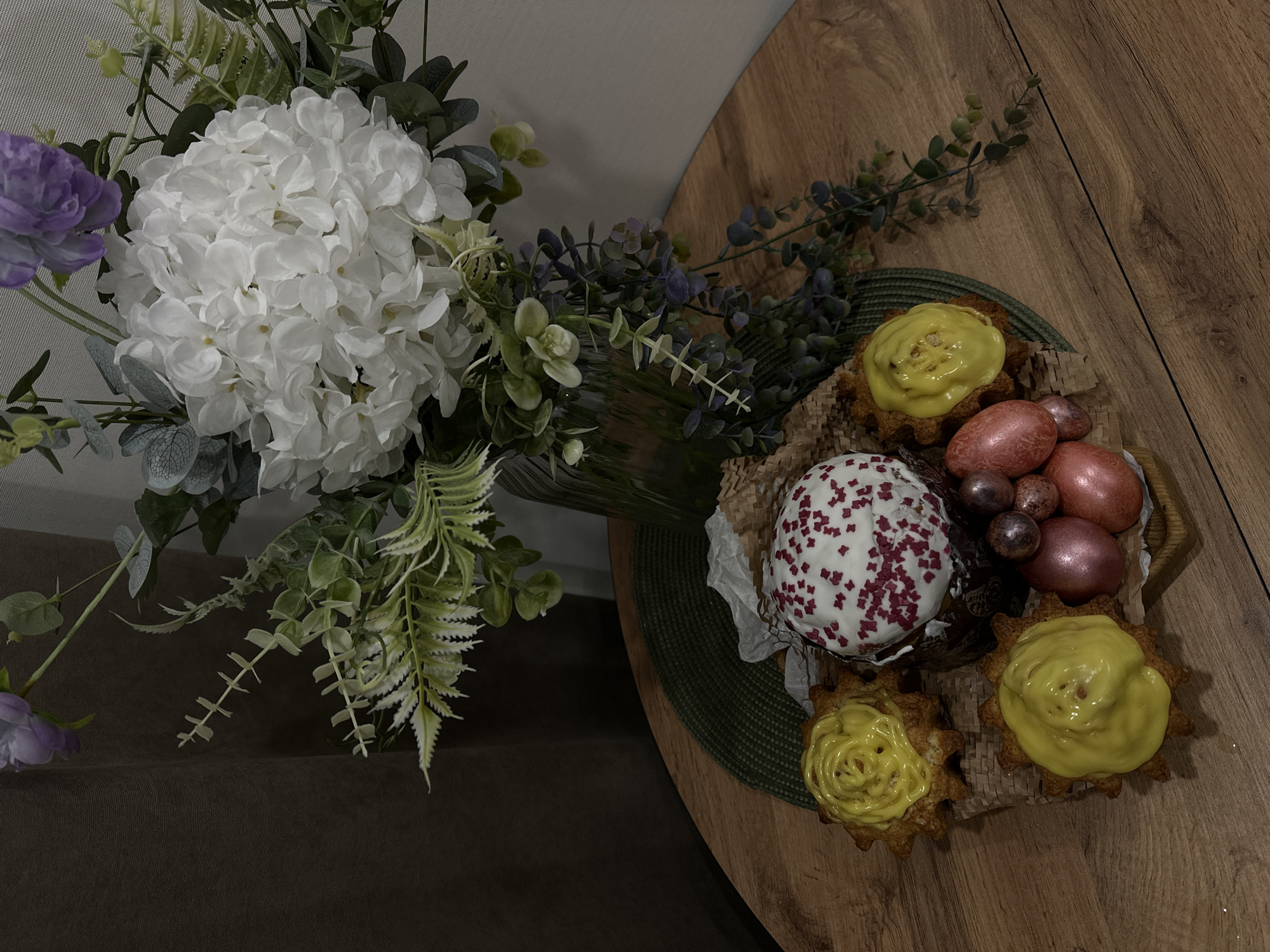 Easter table display documented in Kazan, Russia
