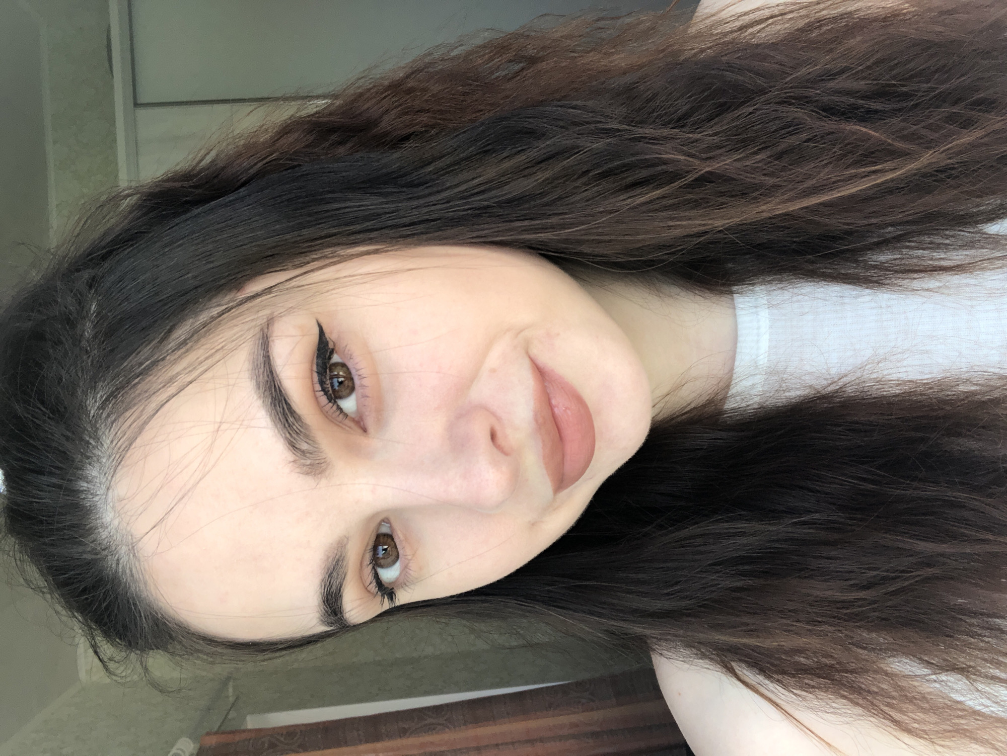 Woman captures morning selfie session in Noviy, Russia