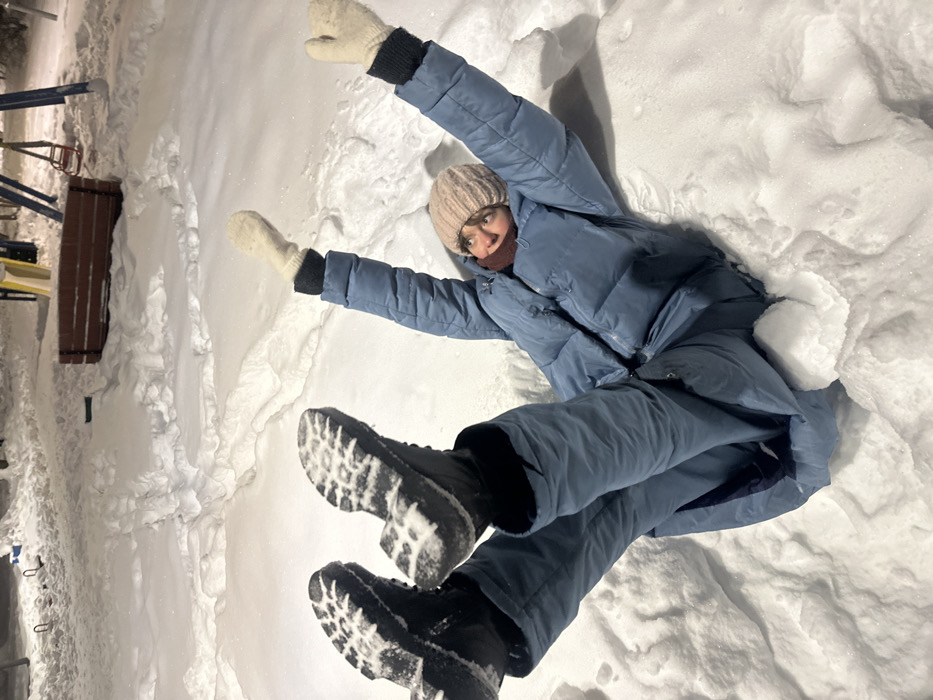 Moscow resident documents winter snow clearing and evening routine