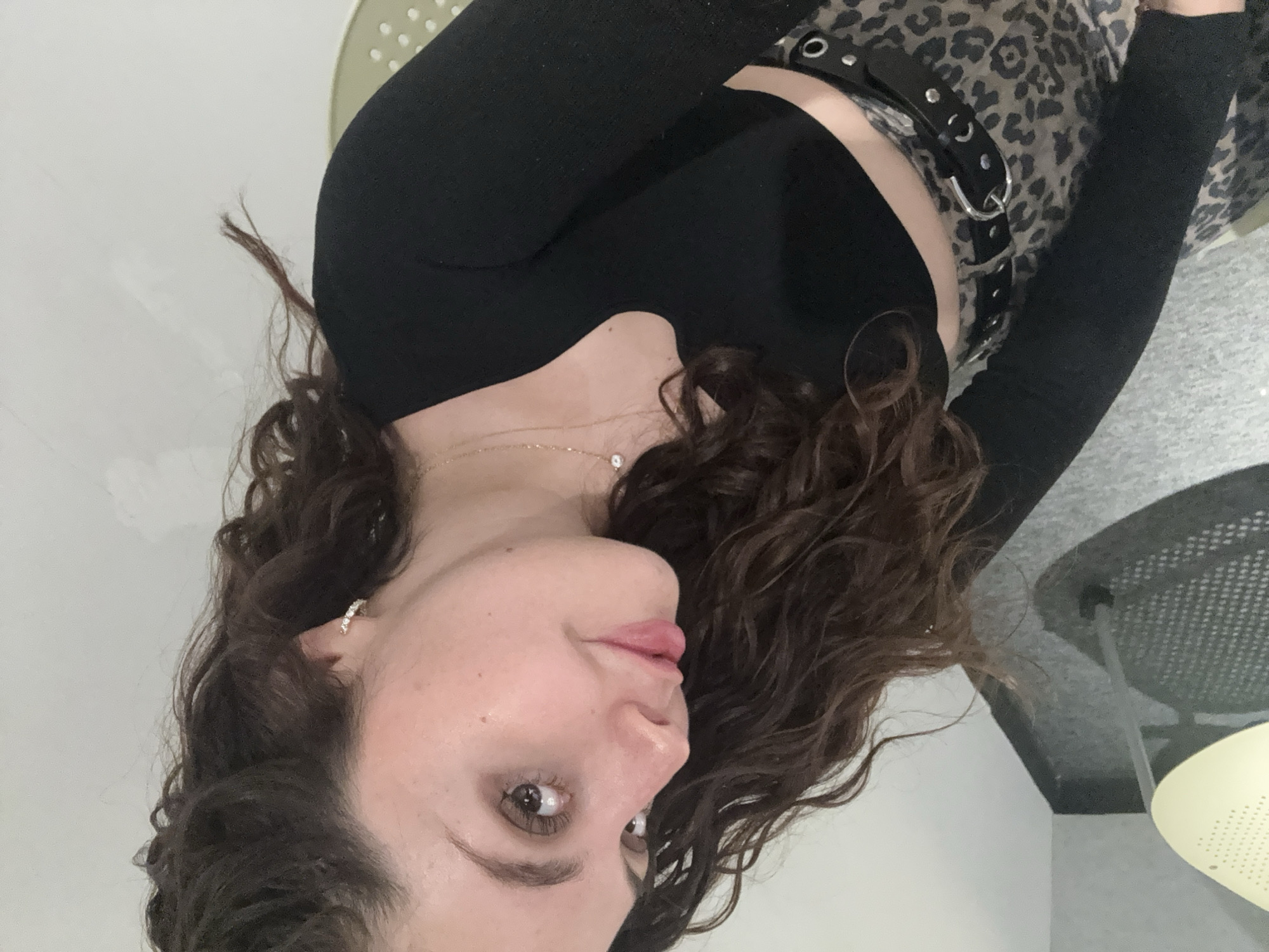 Woman in leopard print observed near Mexico City building