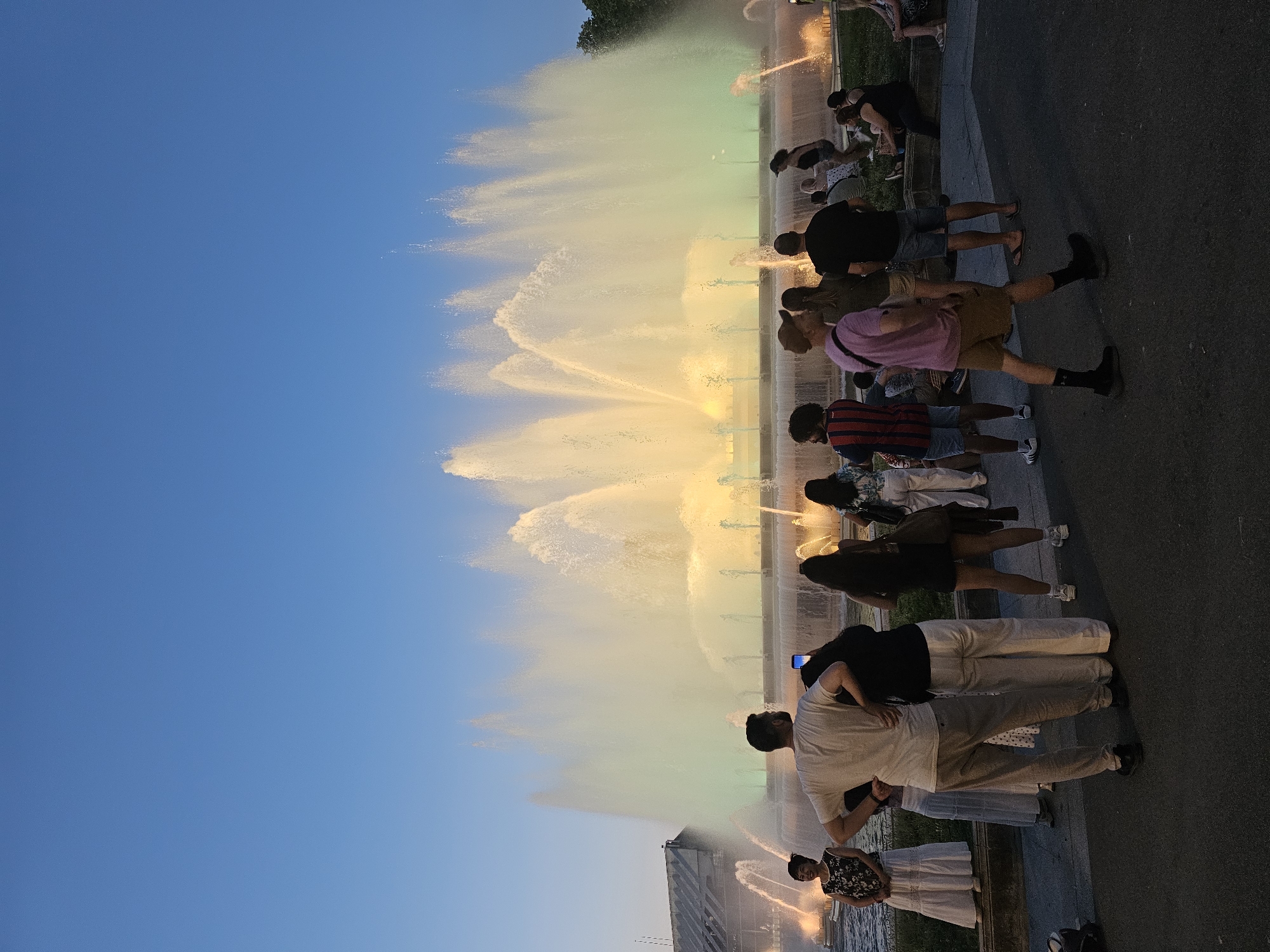 Magic Fountain of Montjuïc lights up Barcelona's summer evening