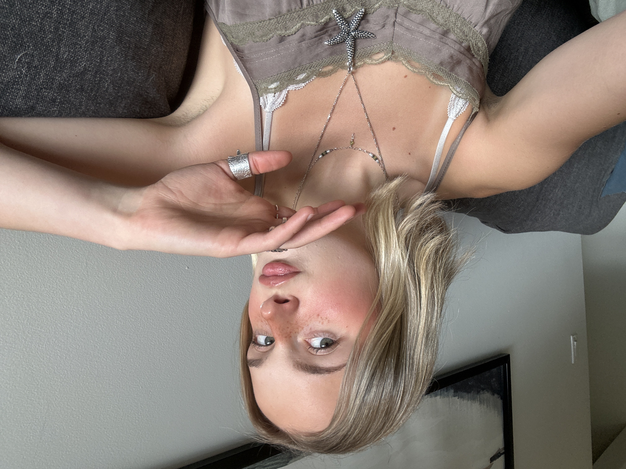 Young woman documents evening at Squamish residence through selfies
