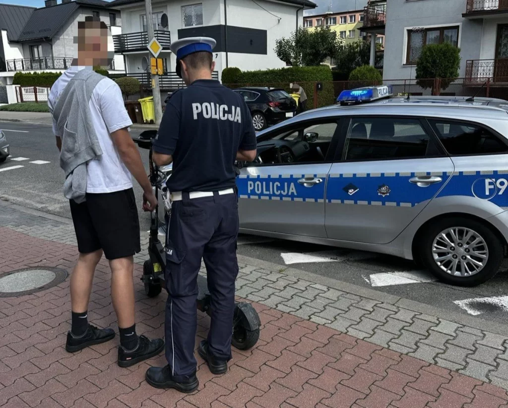 Dwa wypadki z udziałem młodych na hulajnogach. Policja ostrzega mieszkańców