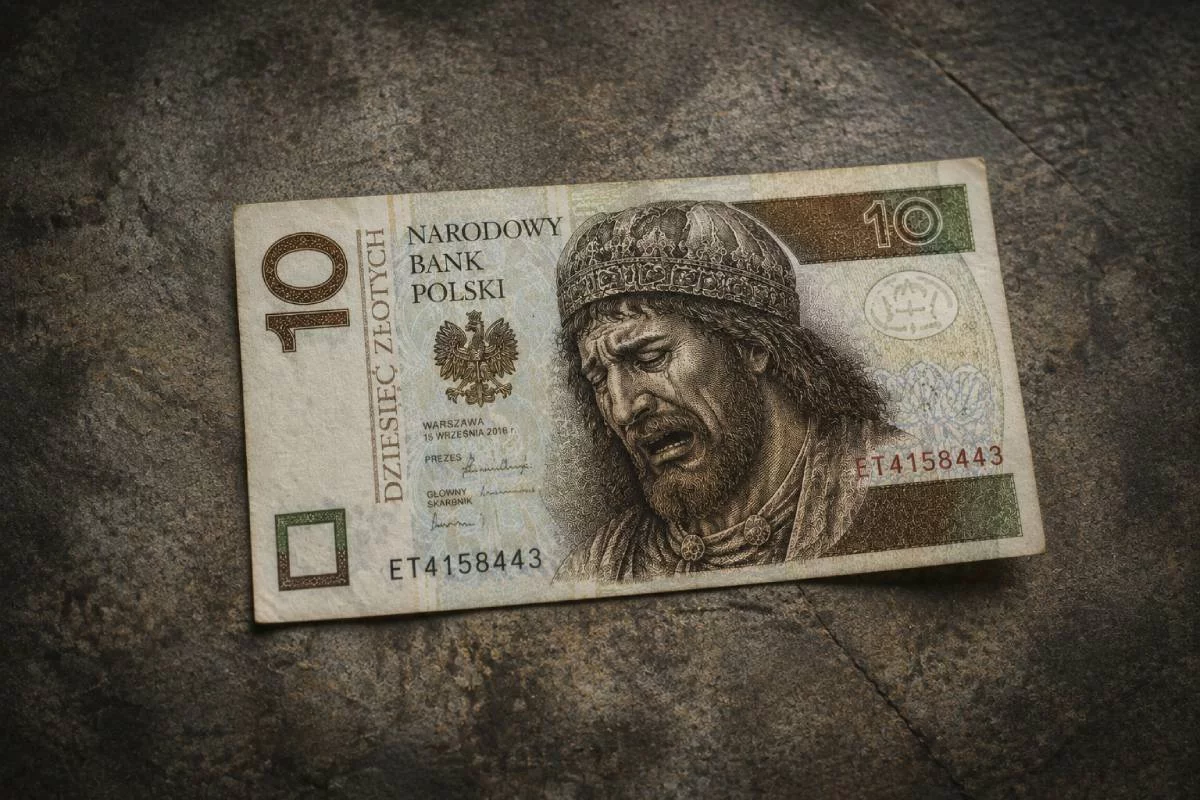 NBP wypuścił nowe 10 zł do obiegu. Nie ma już na nim Mieszka