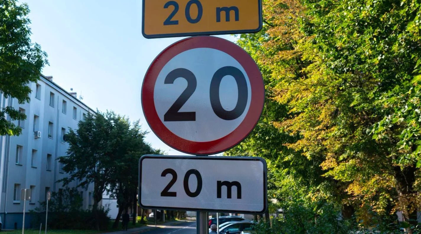 Zmiany na jednej z ulic w mieście. Tu kierowcy nie mogą się rozpędzać