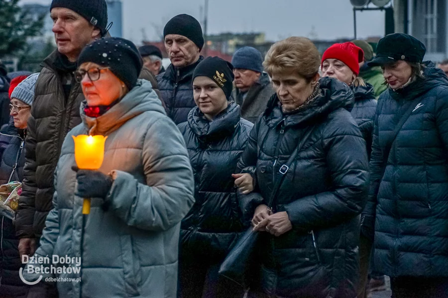 Wierni przejdą ulicami miasta. Sprawdź, kiedy i gdzie odbędzie się nocna modlitwa