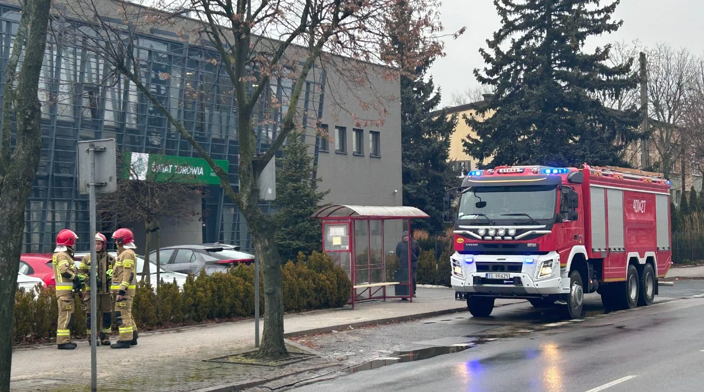 Ewakuacja w bełchatowskiej przychodni. Straż pożarna i karetki pogotowia na miejscu