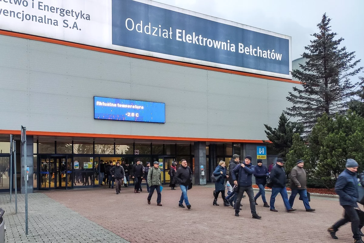 Największy pracodawca w woj. łódzkim kusi pieniędzmi za... odejście z pracy. Ile proponuje?