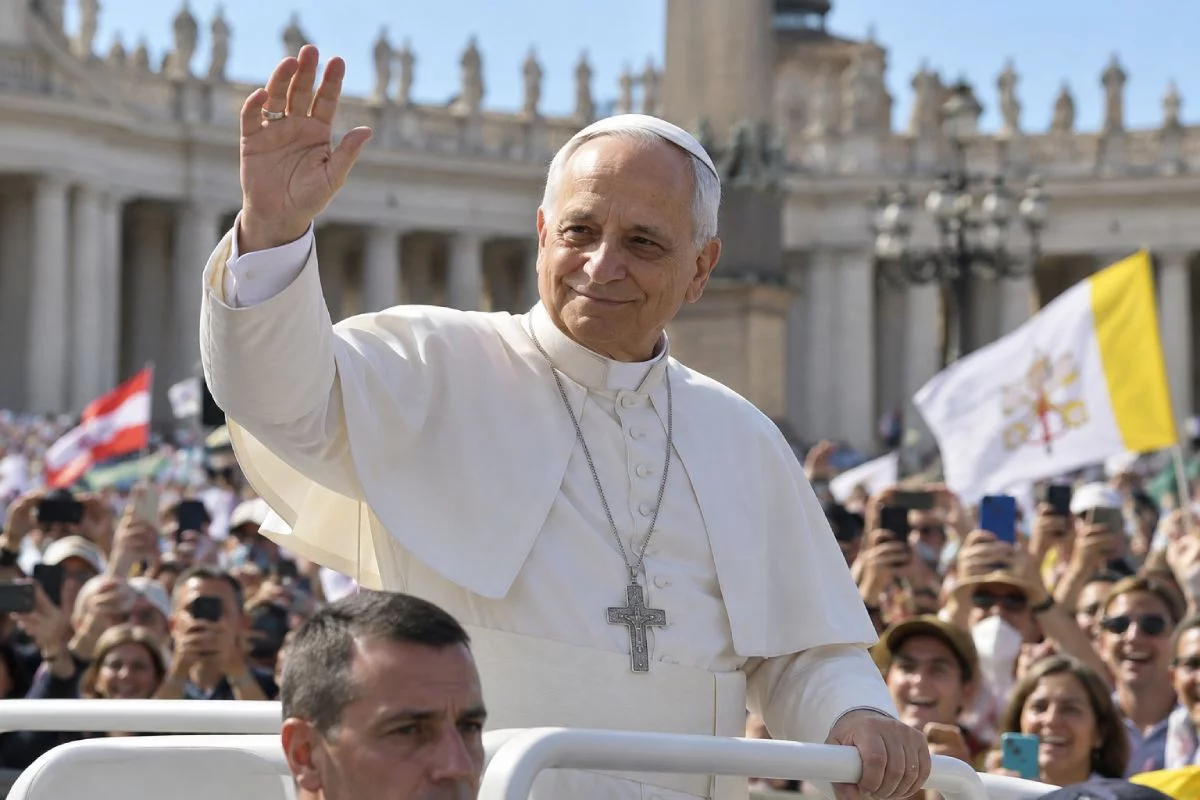 Papież Leon XIV jest już po operacji. Nowe informacje o stanie jego zdrowia budzą niepokój