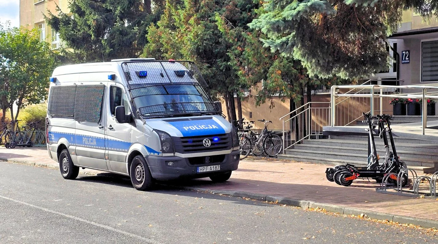 Cała komenda postawiona na nogi. Służby apelują i mówią, co robić w razie ataku