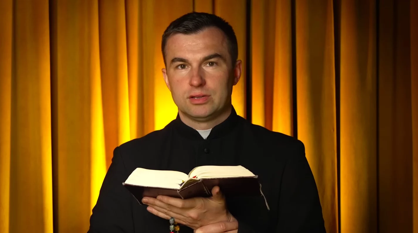 Znany ksiądz z TikToka poprowadzi rekolekcje w naszym mieście. Obserwuje go już milion osób