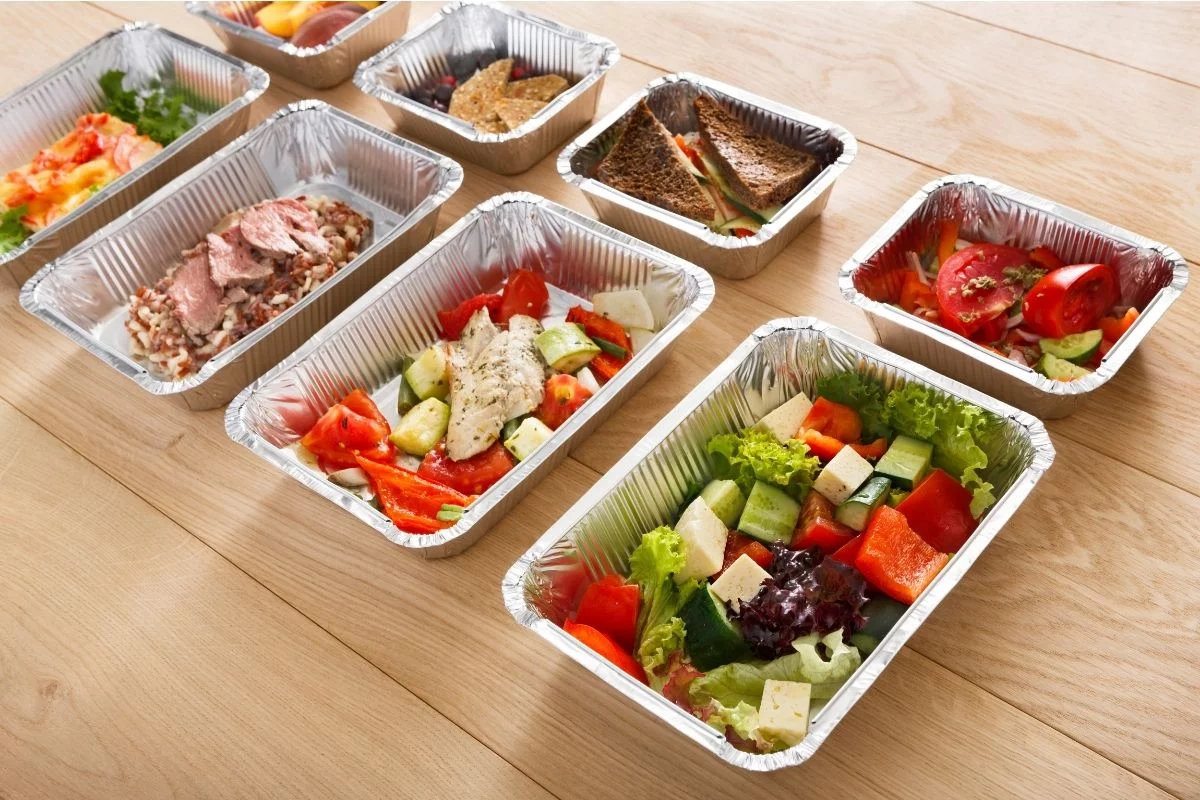 Ile naprawdę kosztuje dieta pudełkowa i czy to się opłaca?