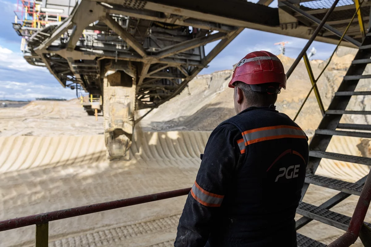 Kuszą górników i energetyków dużymi pieniędzmi. Ile PGE proponuje za odejście z pracy?