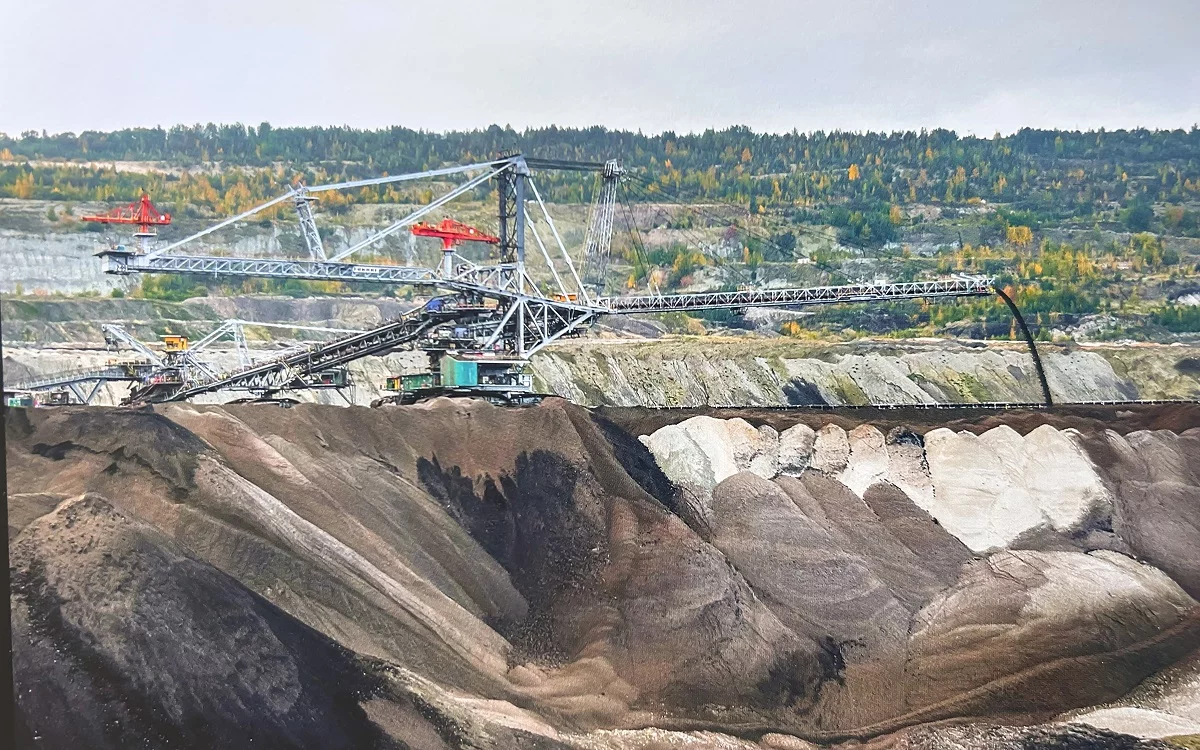 Koparki wydobędą miliony ton węgla spod obwodnicy. Co na to wójt gminy?