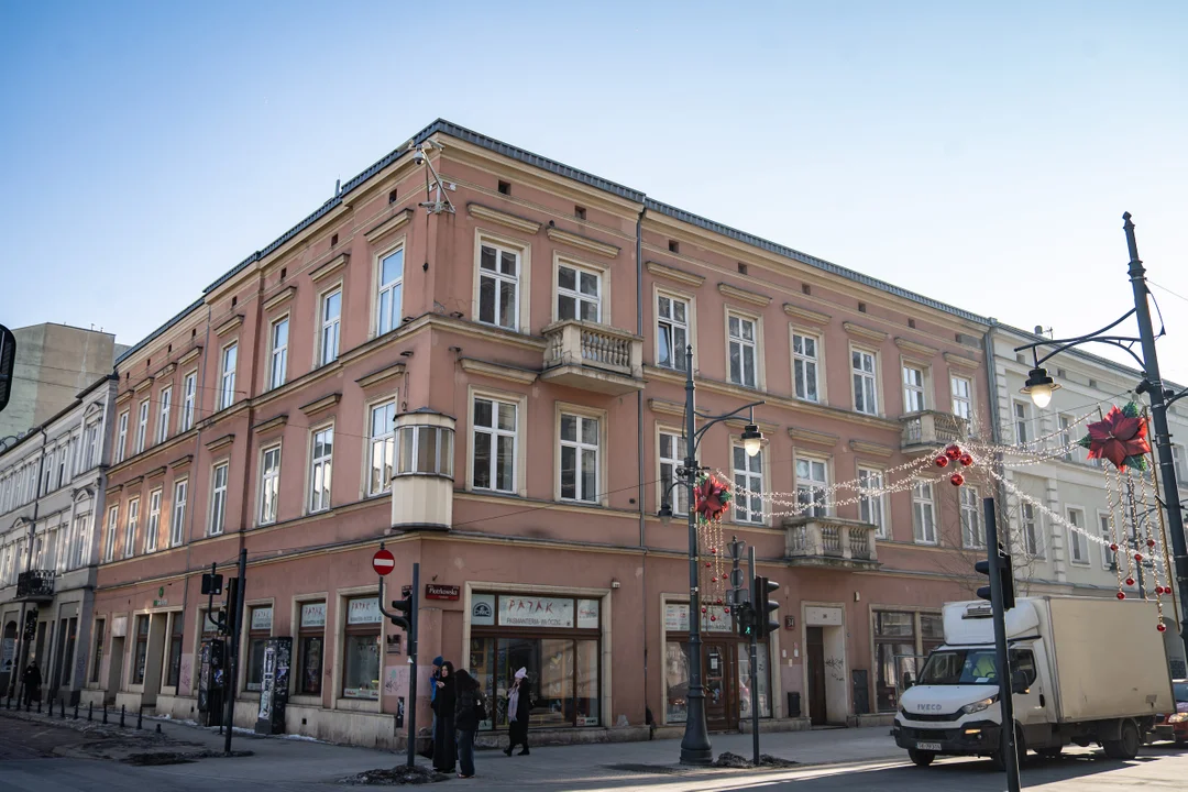 Kolejna kamienica w centrum Łodzi przejdzie rewitalizację. Powstaną mieszkania i lokale usługowe