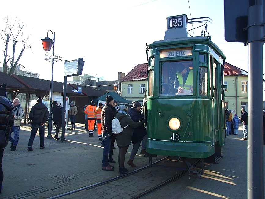 Duma Zgierza ma 125 lat. Tłumy szturmowały zabytkowe tramwaje