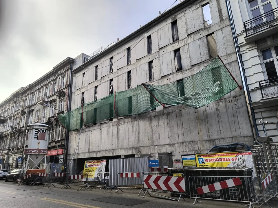 Parkingi wielopoziomowe w Łodzi. Jaki jest stan prac? Co z inwestycją przy al. Kościuszki? [ZDJĘCIA]