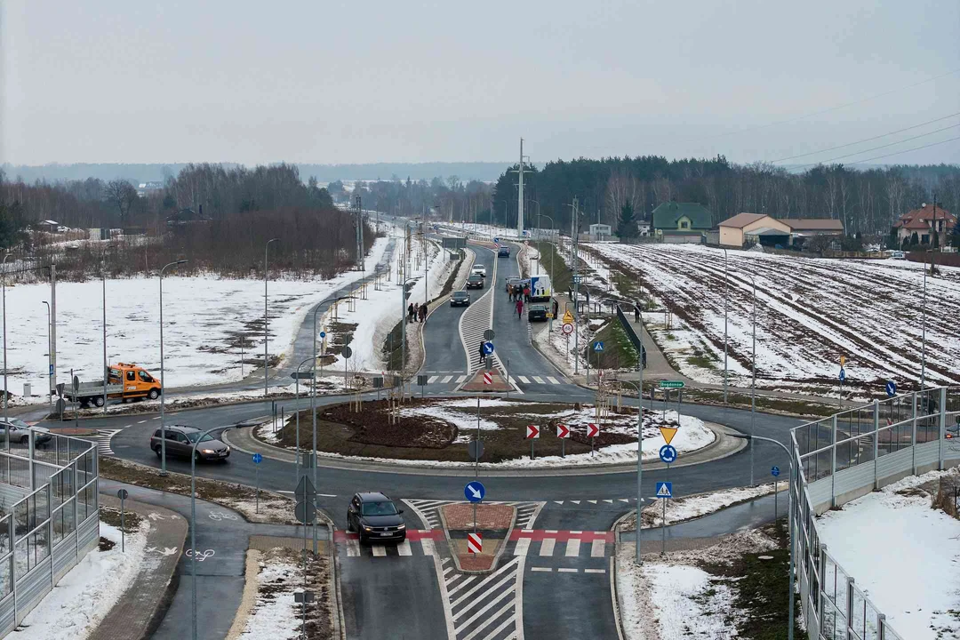 Tak wielkiej inwestycji drogowej w Łódzkiem jeszcze nie było. Właśnie została oddana do użytku [FOTO]