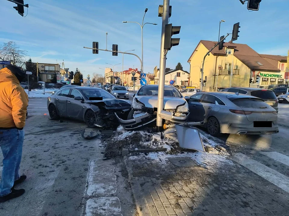 Wypadek na skrzyżowaniu blisko centrum Płocka. Kierowcy utknęli w sporym korku