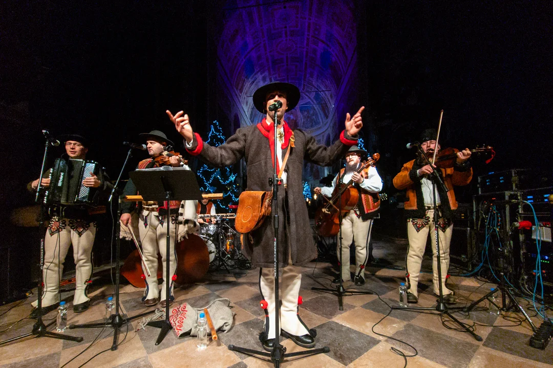 Kolędowali w płockiej katedrze. Wystąpił Staszek z Gór! [ZDJĘCIA]