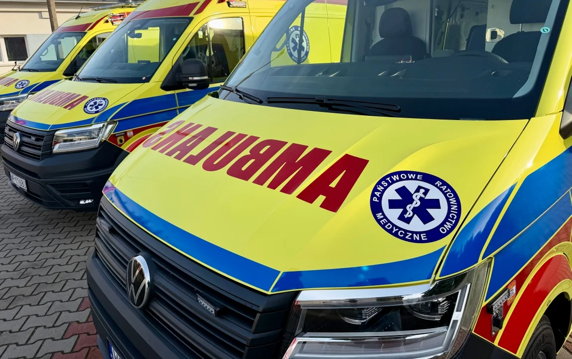 Trzy nowe karetki dla Mazowsza. Mieszkańcy zyskają szybszą pomoc [ZDJĘCIA]