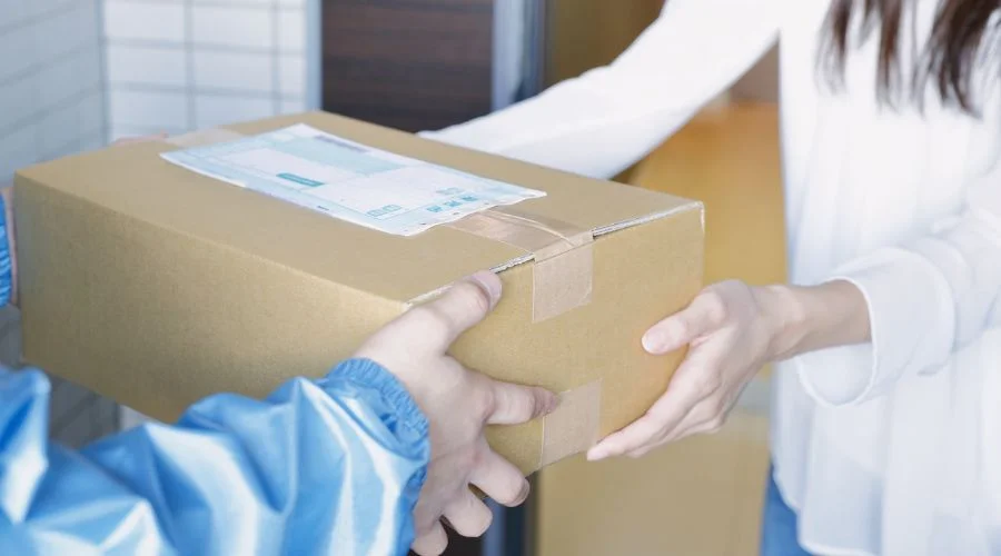 W woj. łódzkim skontrolowali przesyłki kurierskie. Zawartość niektórych z nich ich zaskoczyła