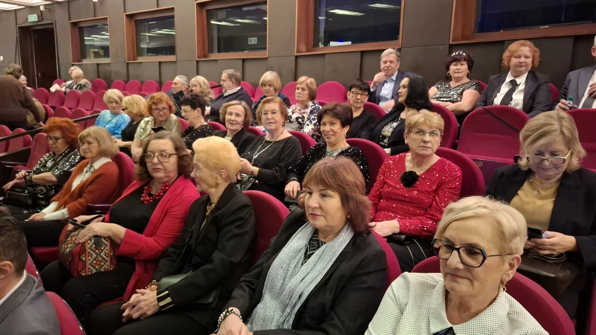 Poczuli paryski klimat. SUTW nowy rok zaczął na całego (ZDJĘCIA)