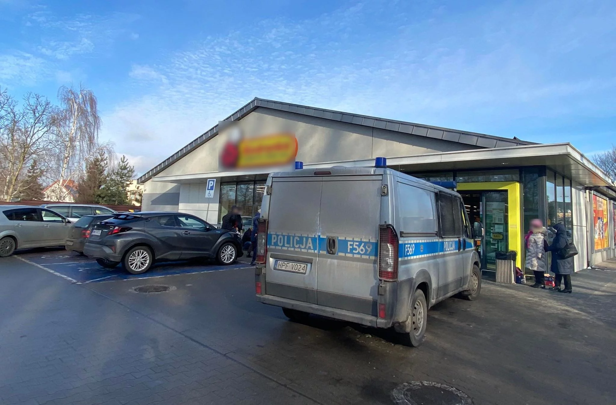 Chciał wynieść ze sklepu trunki za 500 zł. Zatrzymał go policjant w cywilu