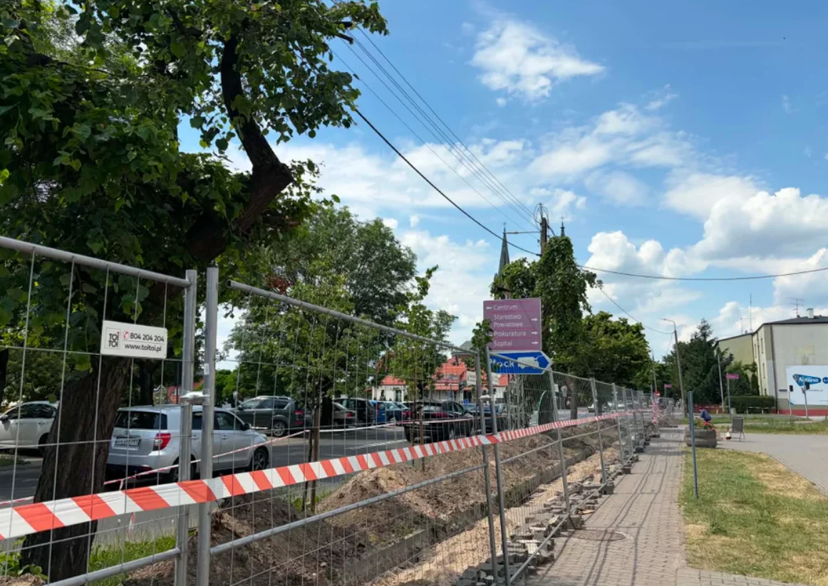 Rozkopy przy Kauflandzie w Kutnie. Wiemy, kto za tym stoi i kiedy koniec prac
