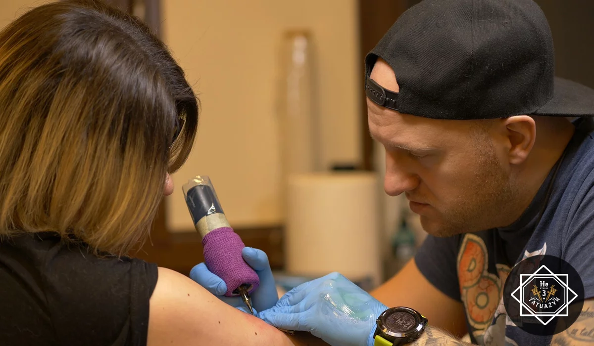 Tatuaż a ból: mapa ciała i triki, które naprawdę pomagają