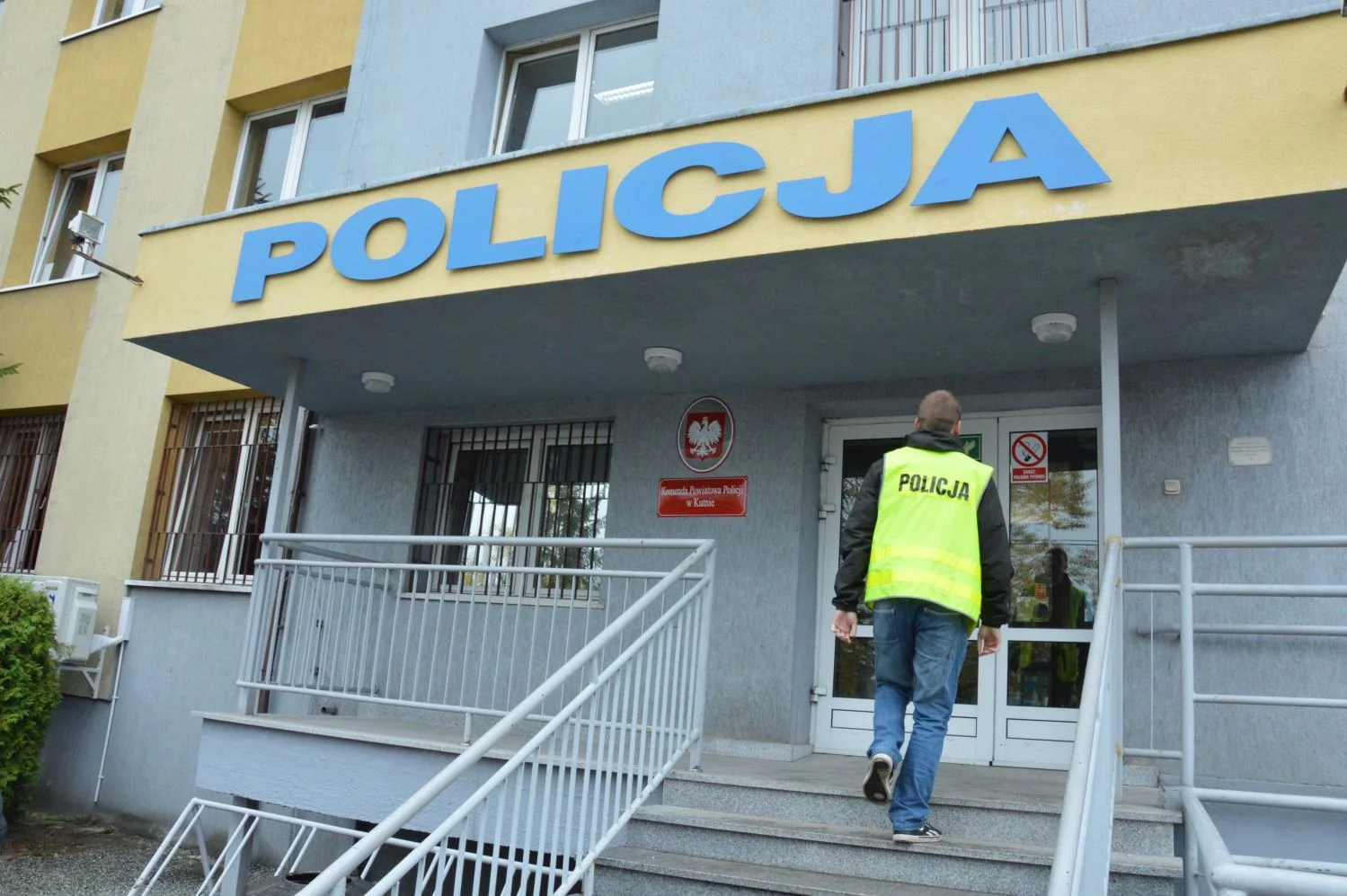 Groził policjantom i naruszył nietykalność funkcjonariusza. Został deportowany