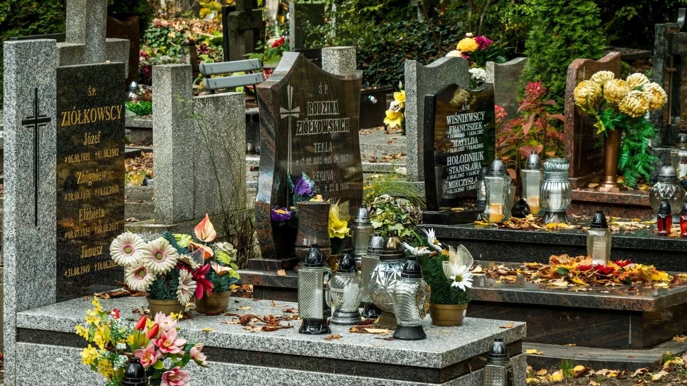 Ponad 80% miejsc jest już zajętych. Parafia walczy o rozbudowę cmentarza