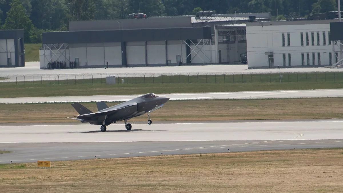F-35 przelecą nad Polską w absurdalnych godzinach. Większość ich nie zobaczy, bo będzie w pracy