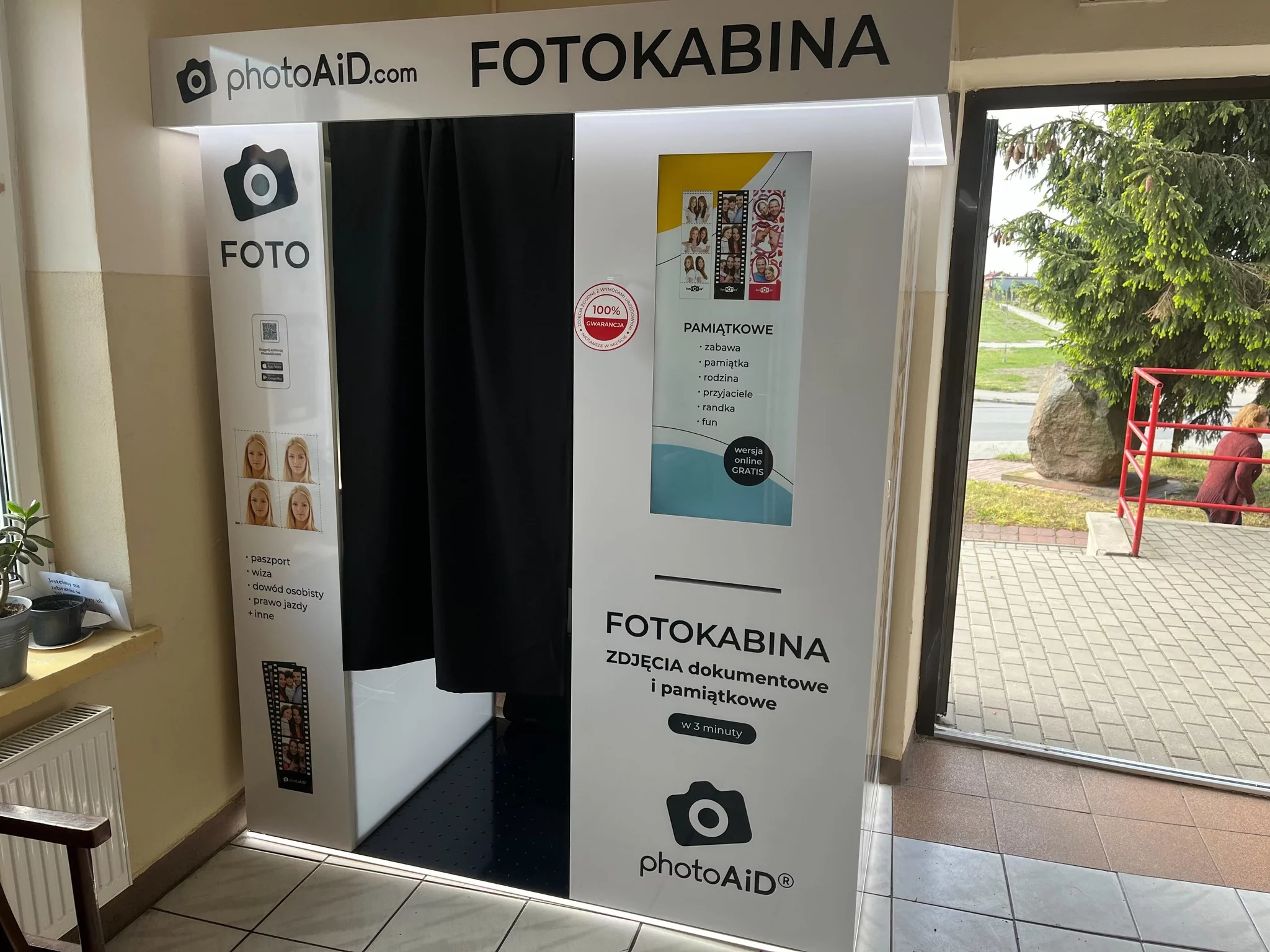 W mieście pojawiła się fotokabina. Zdjęcia pamiątkowe i dokumentowe zrobisz w 3 minuty!