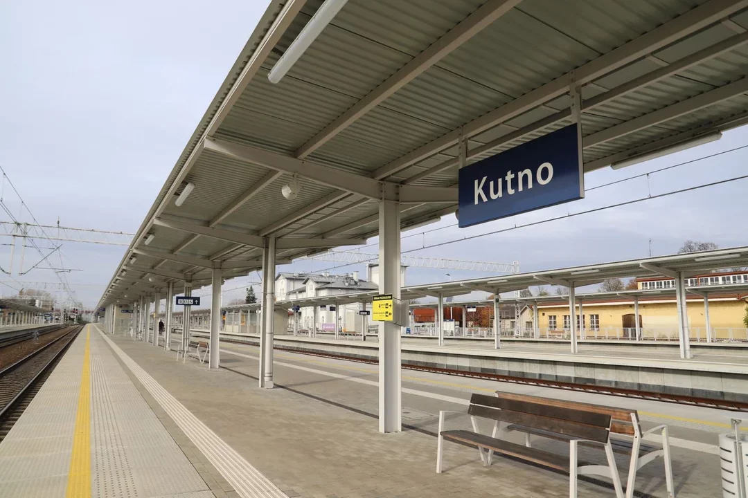 Parkingowa frustracja w Kutnie. Posłanka otrzymała odpowiedzi od PKP i Miasta