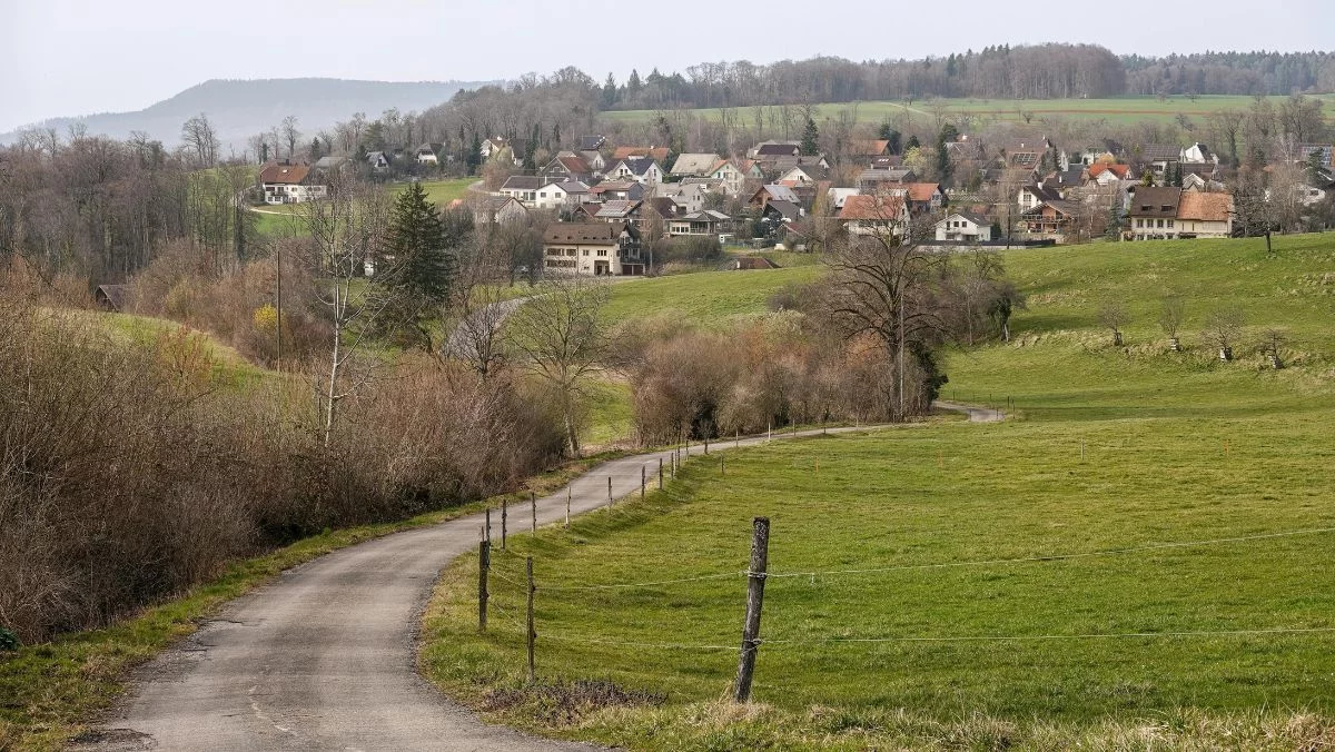 Zameldowane są tutaj tylko dwie osoby. To najmniejsza wieś w woj. łódzkim