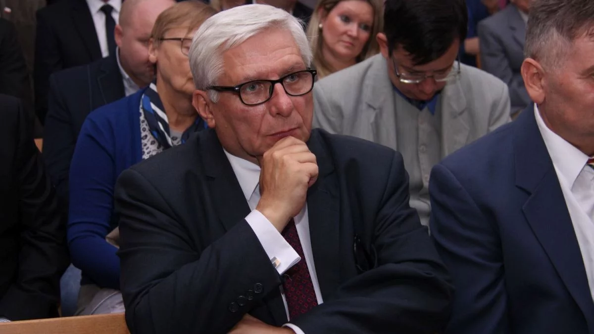 Znieważono grób rodzinny posła Woźniaka. "To dotyka godności i szacunku dla miejsc pochówku"