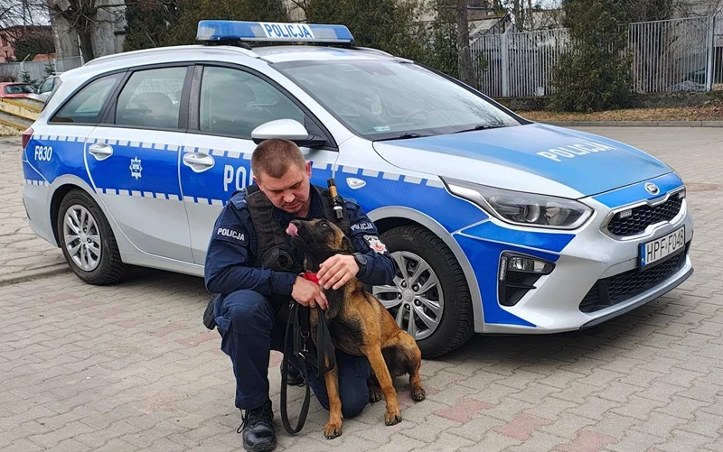 Nowy „funkcjonariusz” w kutnowskiej komendzie. Waluta już wspiera policjantów