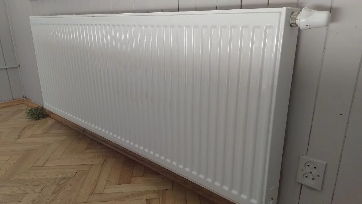 Zbliża się sezon grzewczy. Mało kto zna ten prosty trik. Wystarczy suszarka i worek