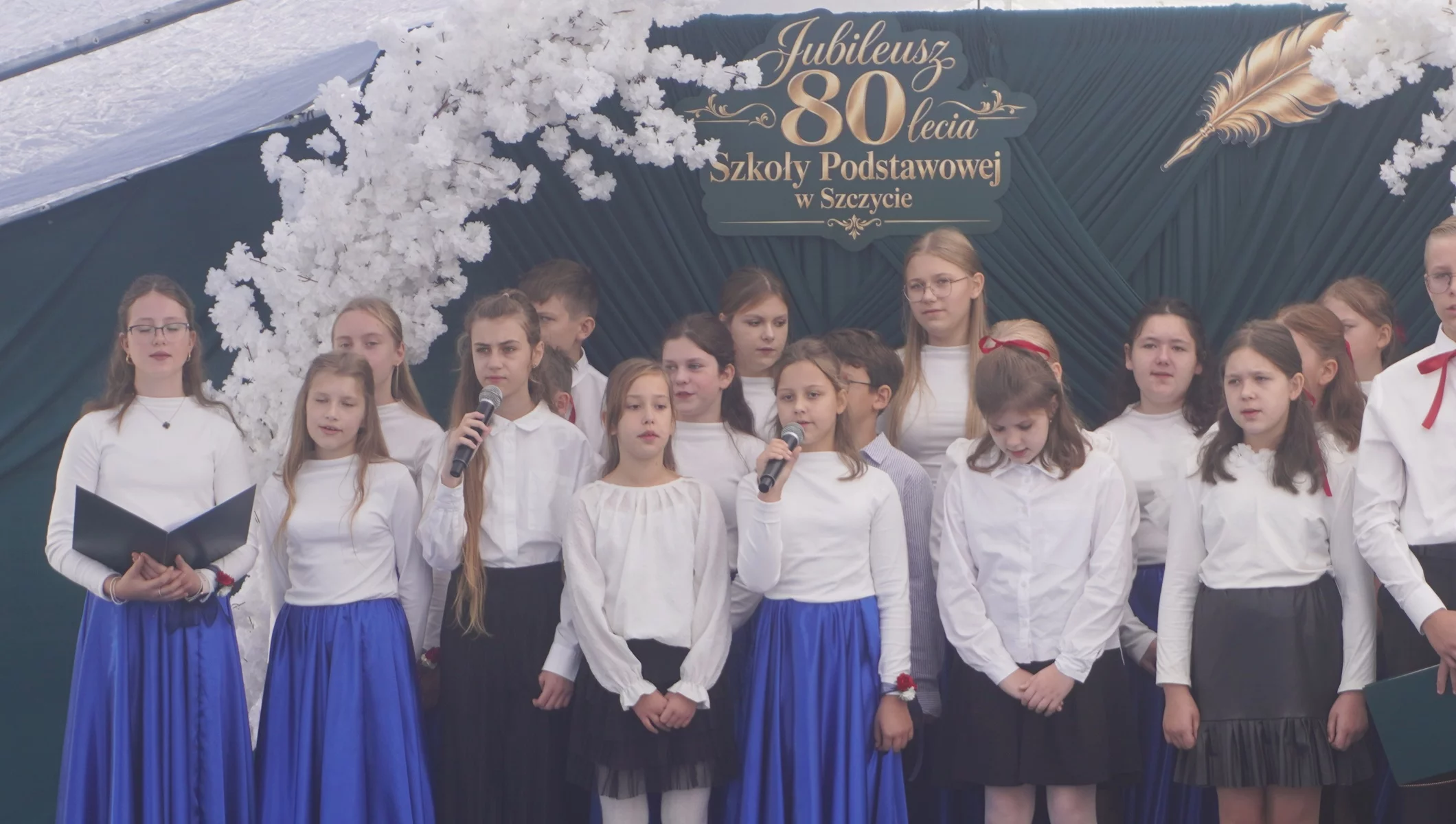 Gmina Oporów. Wyjątkowa uroczystość w Szkole Podstawowej w Szczycie. To już 80 lat kształtowania młodych pokoleń