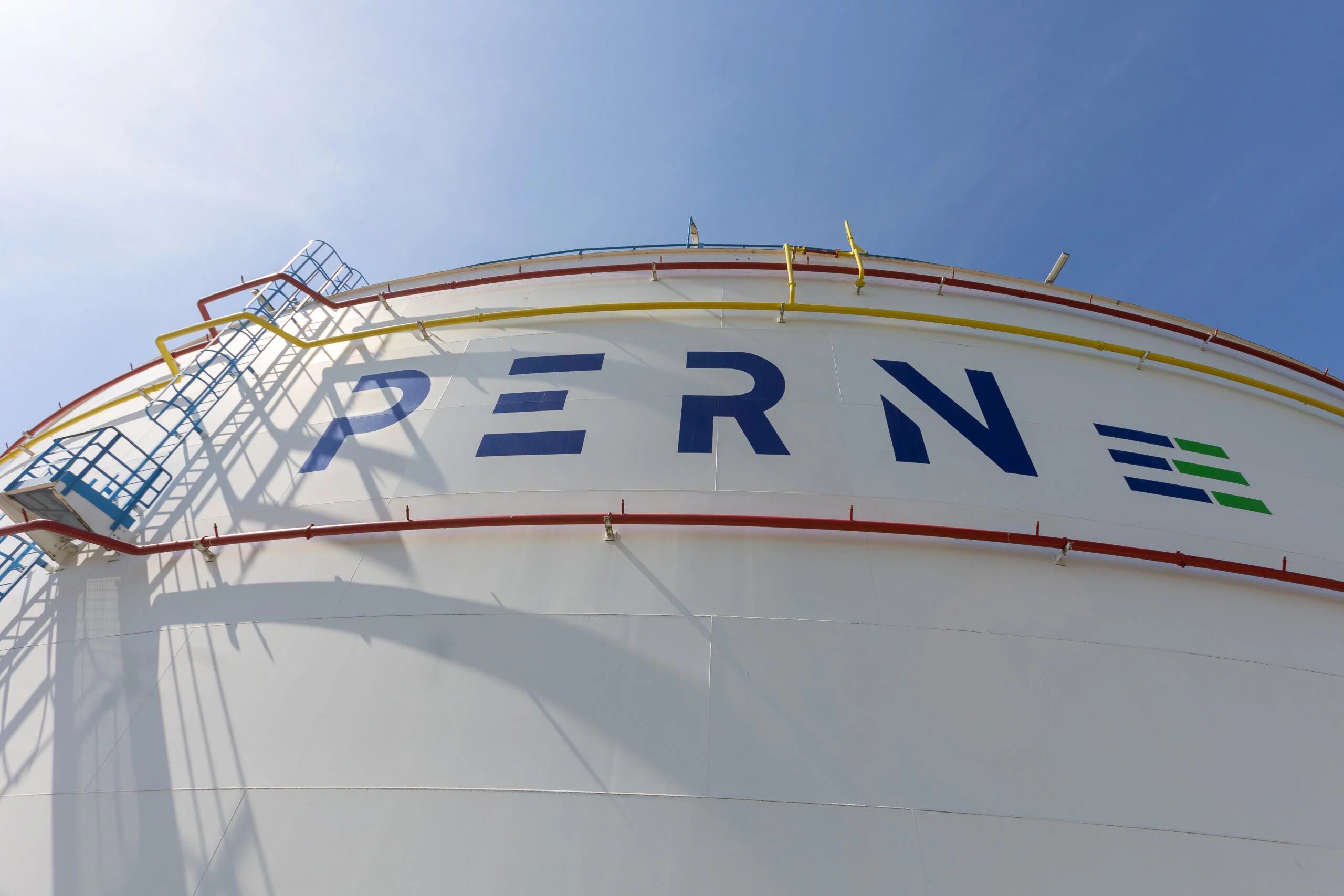 Sprzedają bazę paliw na portalu OLX? PERN wyjaśnia: "Do wyburzenia i złomowania"